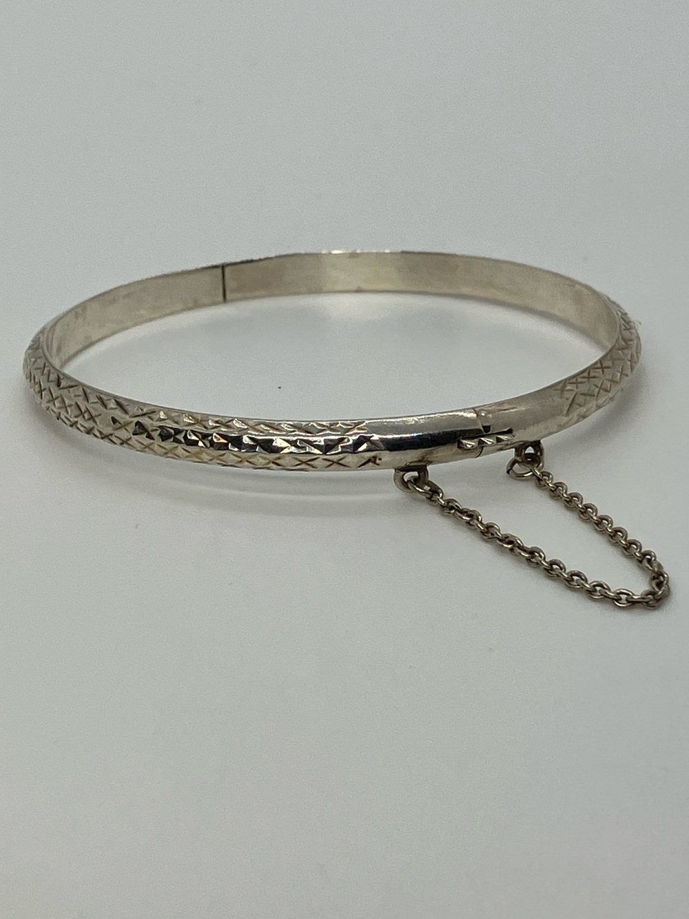 Vtg 925 Crosshatch Diamond-Cut Sterling Silver Hinged Statement Bangle Bracelet